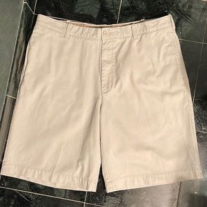 🌟VAN HEUSEN Men’s CHINO SHORTS🌟 Beige khaki flat front•100% cotton•Sz 38